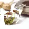 Natureza Sana - Colar de resina com cogumelos reais
